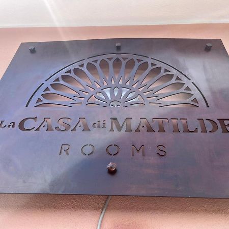 Готель La Casa Di Matilde Барчеллона-Поццо-ді-Готто Екстер'єр фото